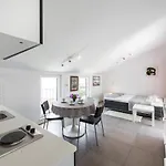 Lele *